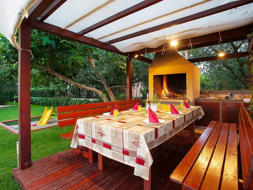 Apartments Villa Brioni II Fažana 0*,  Κροατία